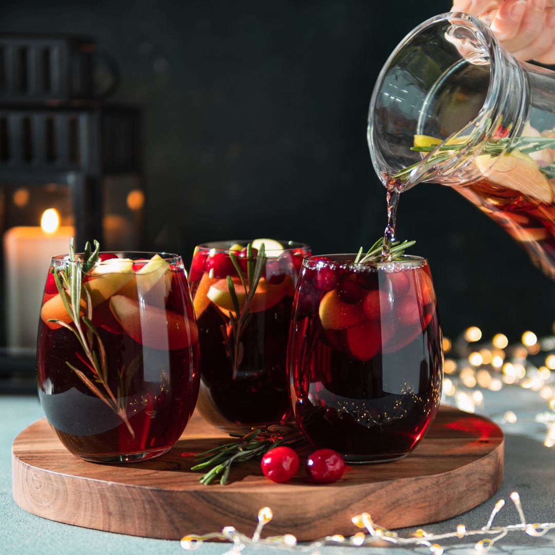 Christmas Cranberry Sangria! A delicious combination of flavors that creates a refreshing, festive, and Christmas drink!
