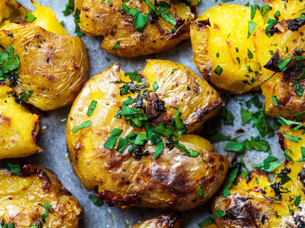 Garlic Butter Smashed Potatoes - Zulay Kitchen