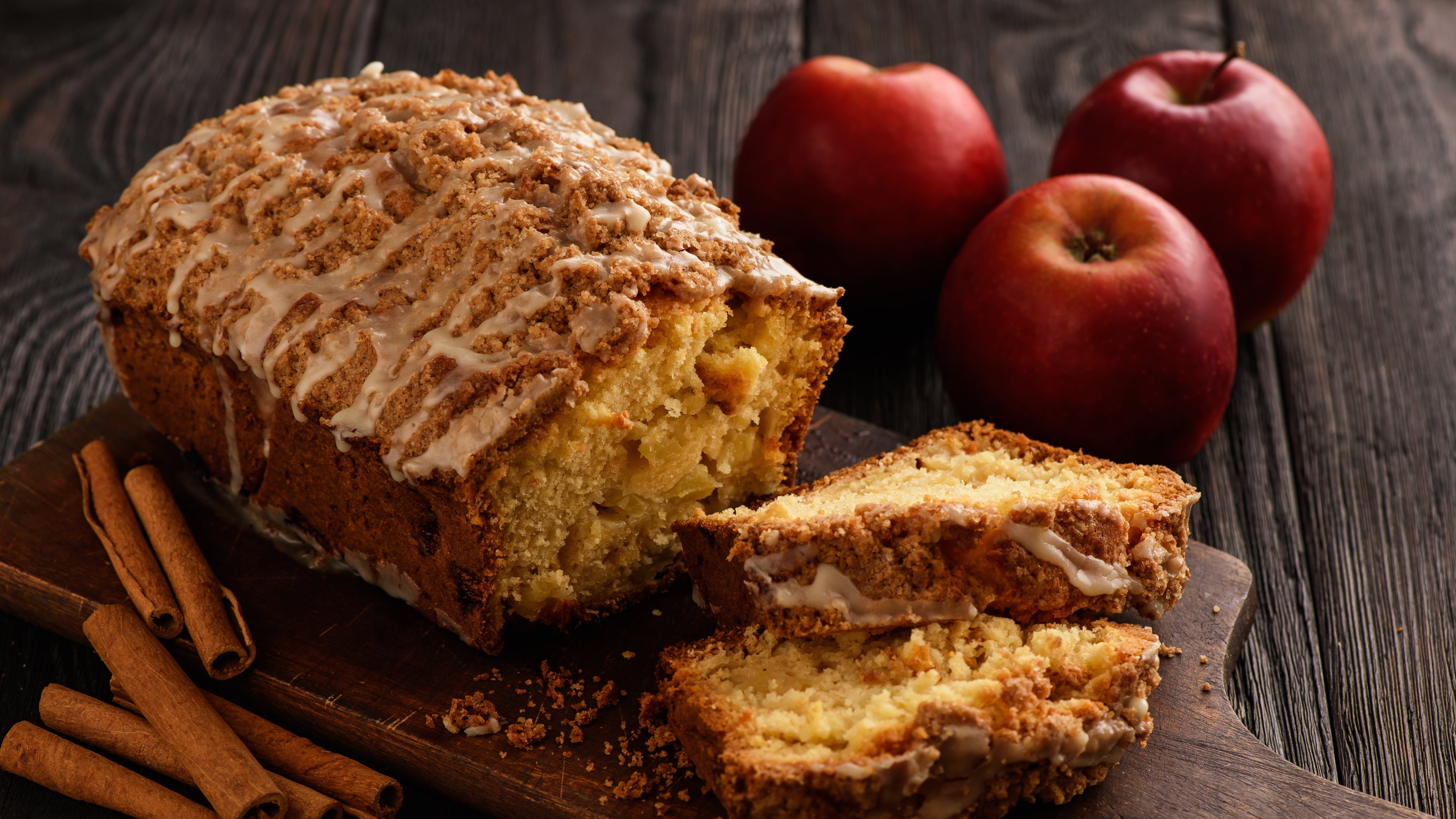Easy Apple Bread - Zulay Kitchen