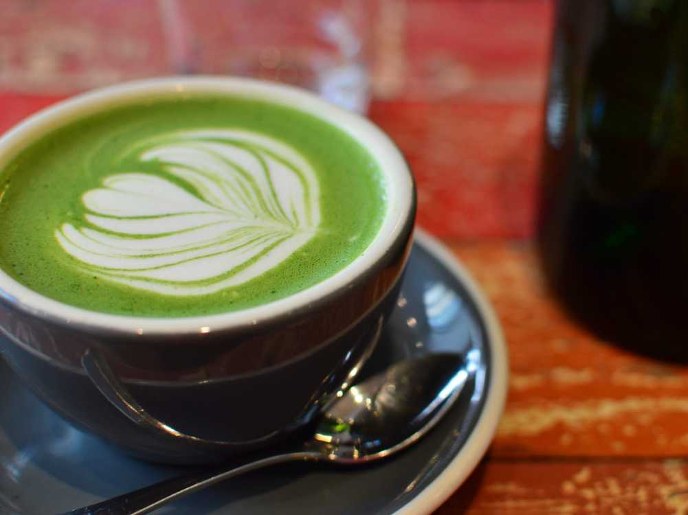 Easy Matcha Latte Recipe - Zulay Kitchen