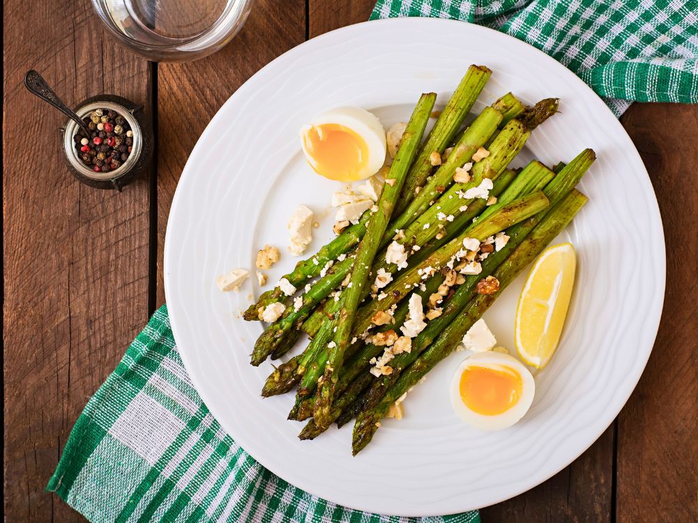 Asparagus with Toasted Pine Nuts, Feta and Lemon Vinaigrette - Zulay Kitchen