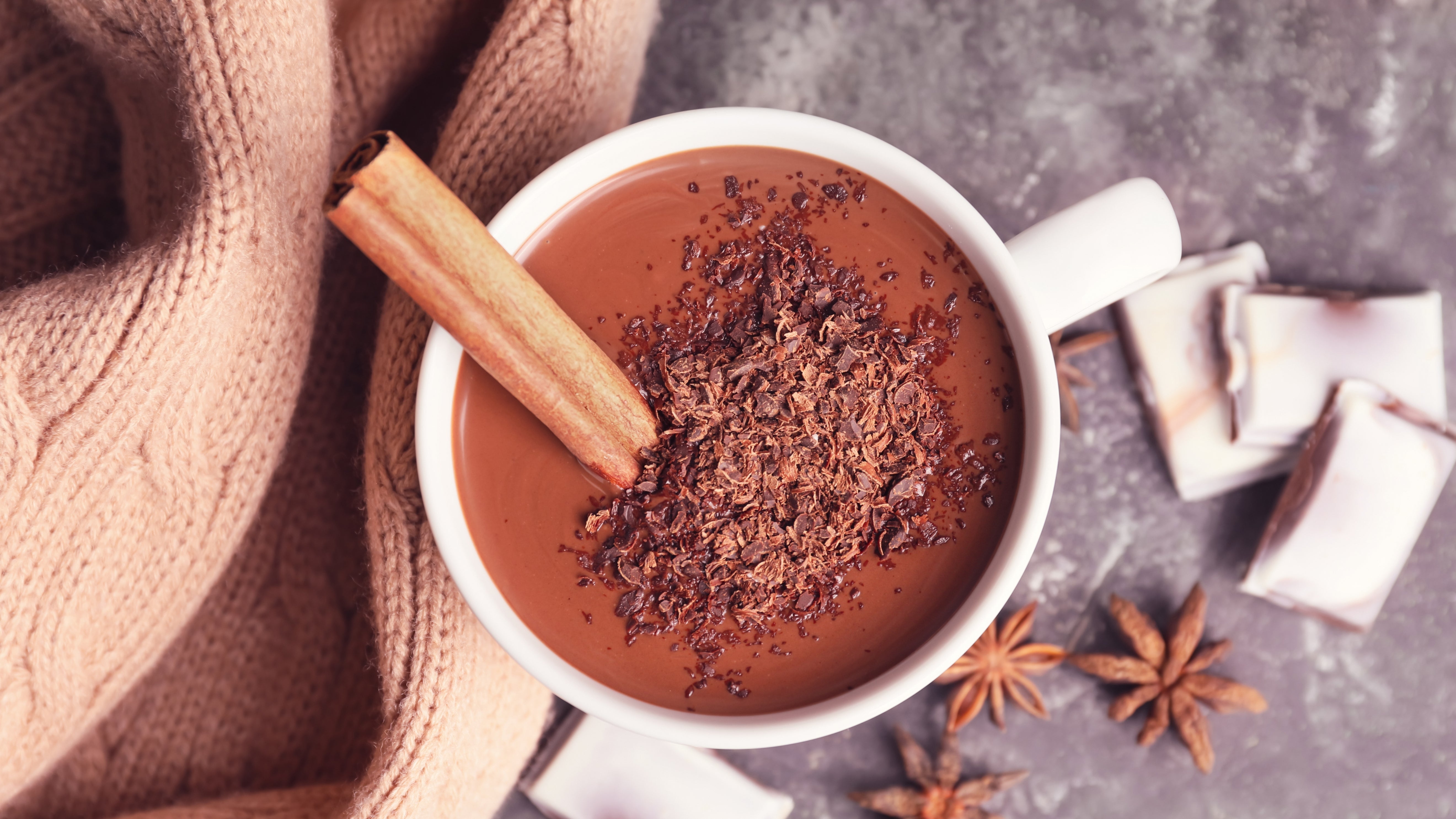 Easy Homemade Hot Chocolate - Zulay Kitchen