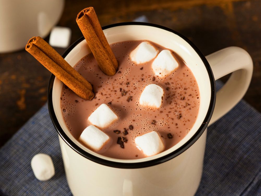 Easy Hot Chocolate Recipe - Zulay Kitchen