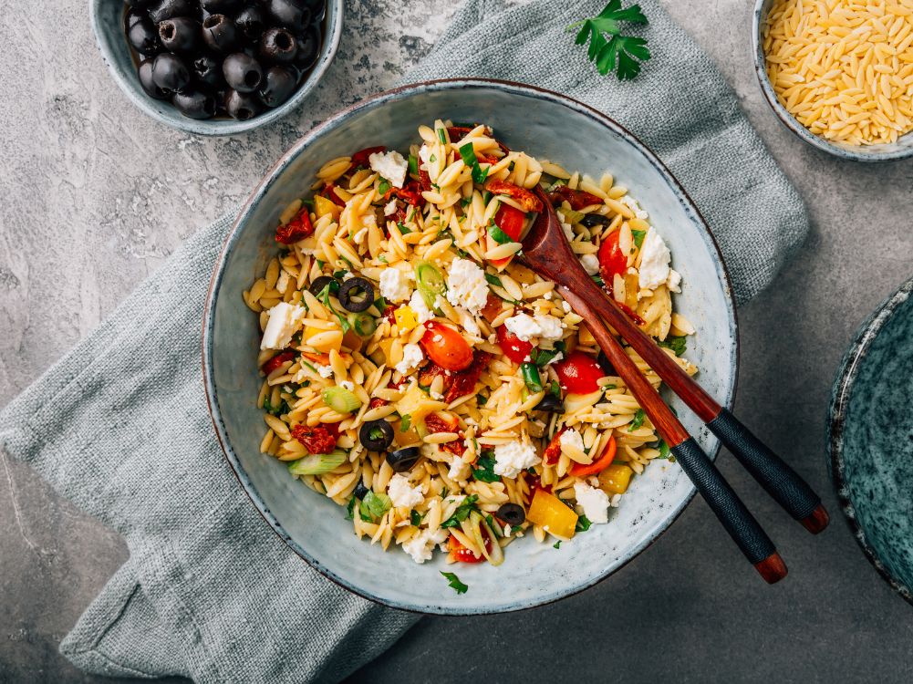 How to Make Greek Orzo Salad - Zulay Kitchen