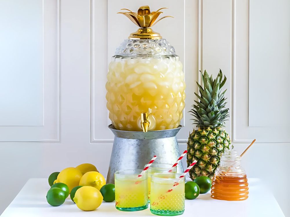 Pineapple Fruit Punch - Zulay Kitchen