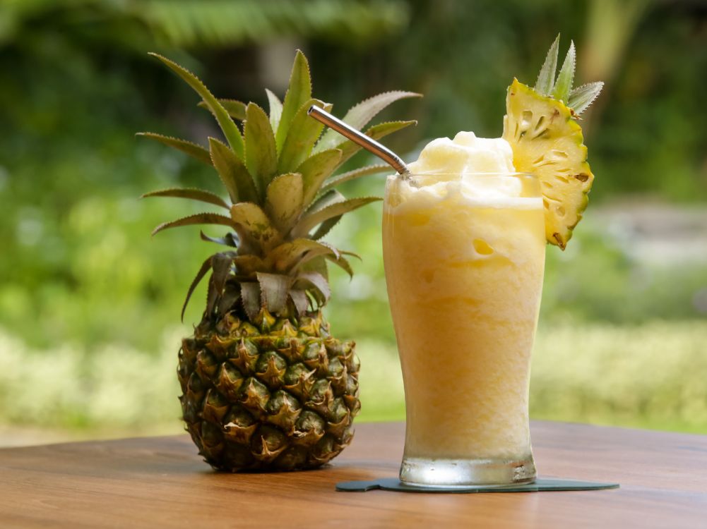How to Make Pineapple Turmeric Smoothie