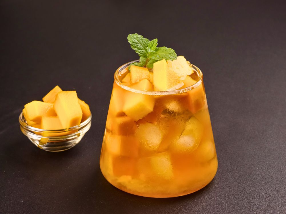 How to Make Refreshing Mango Iced Tea