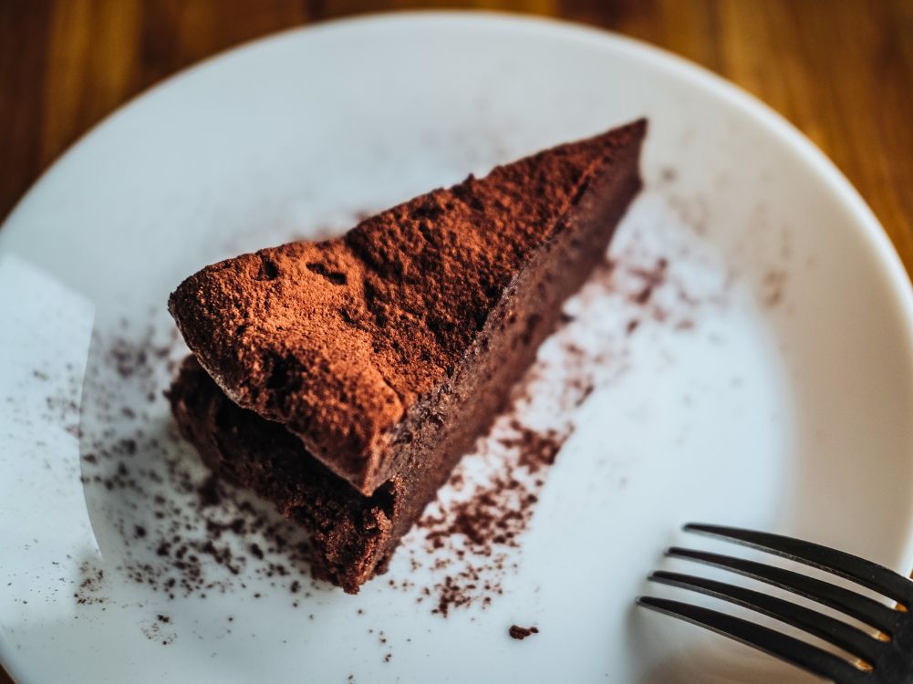 Vegan Brownie Cake w/ Vegan Frosting - Zulay Kitchen