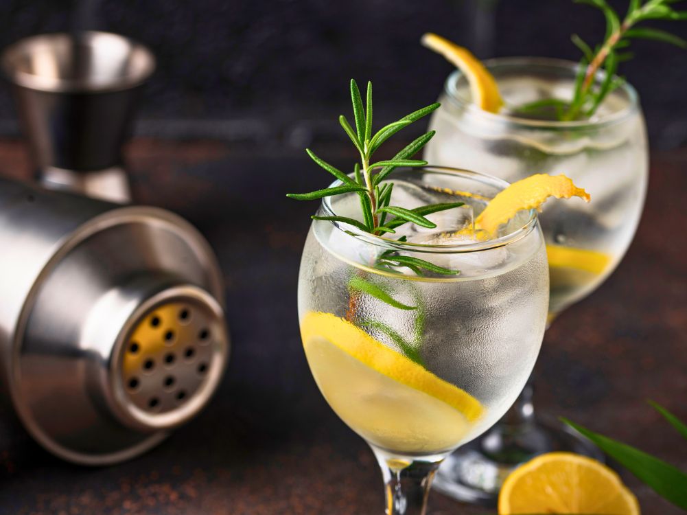 How to Make the Best Limoncello Spritz Recipe at Home