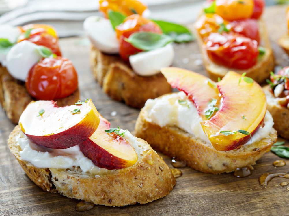 How to Make Garlic Peach Bruschetta for Appetizer