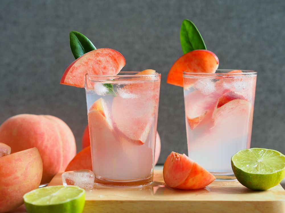 How to Make Peach Lemonade