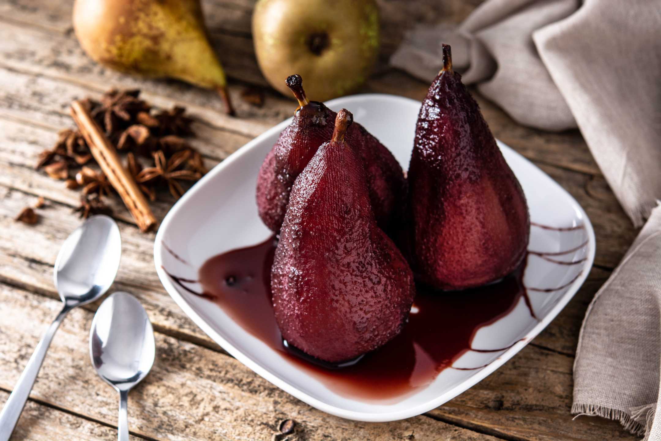 Poached Pears In Red Wine Recipe - Zulay Kitchen