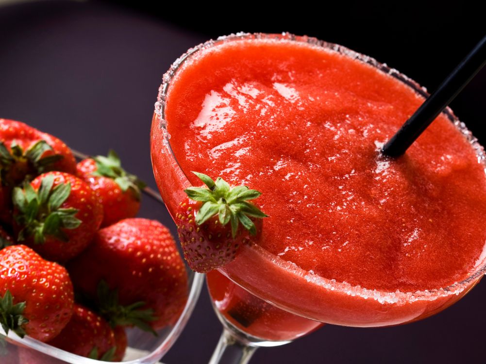 How to Make Strawberry Daiquiri