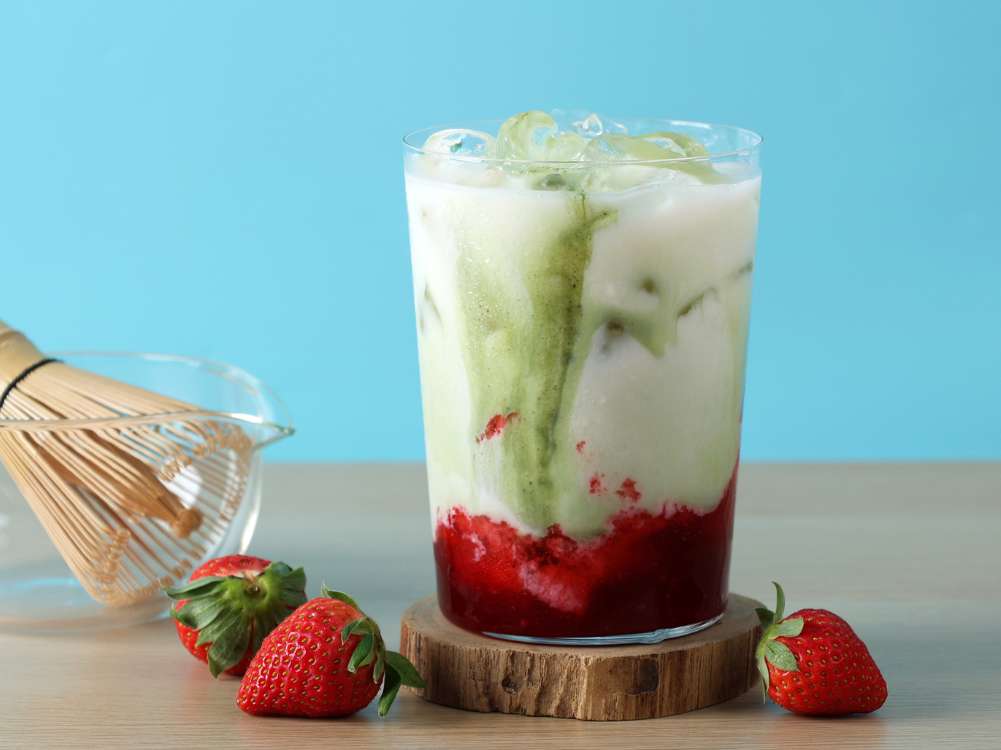 How to Make a Vibrant Strawberry Matcha Latte