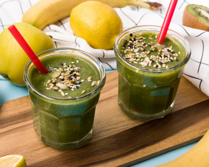 How to Make Banana Matcha Smoothie