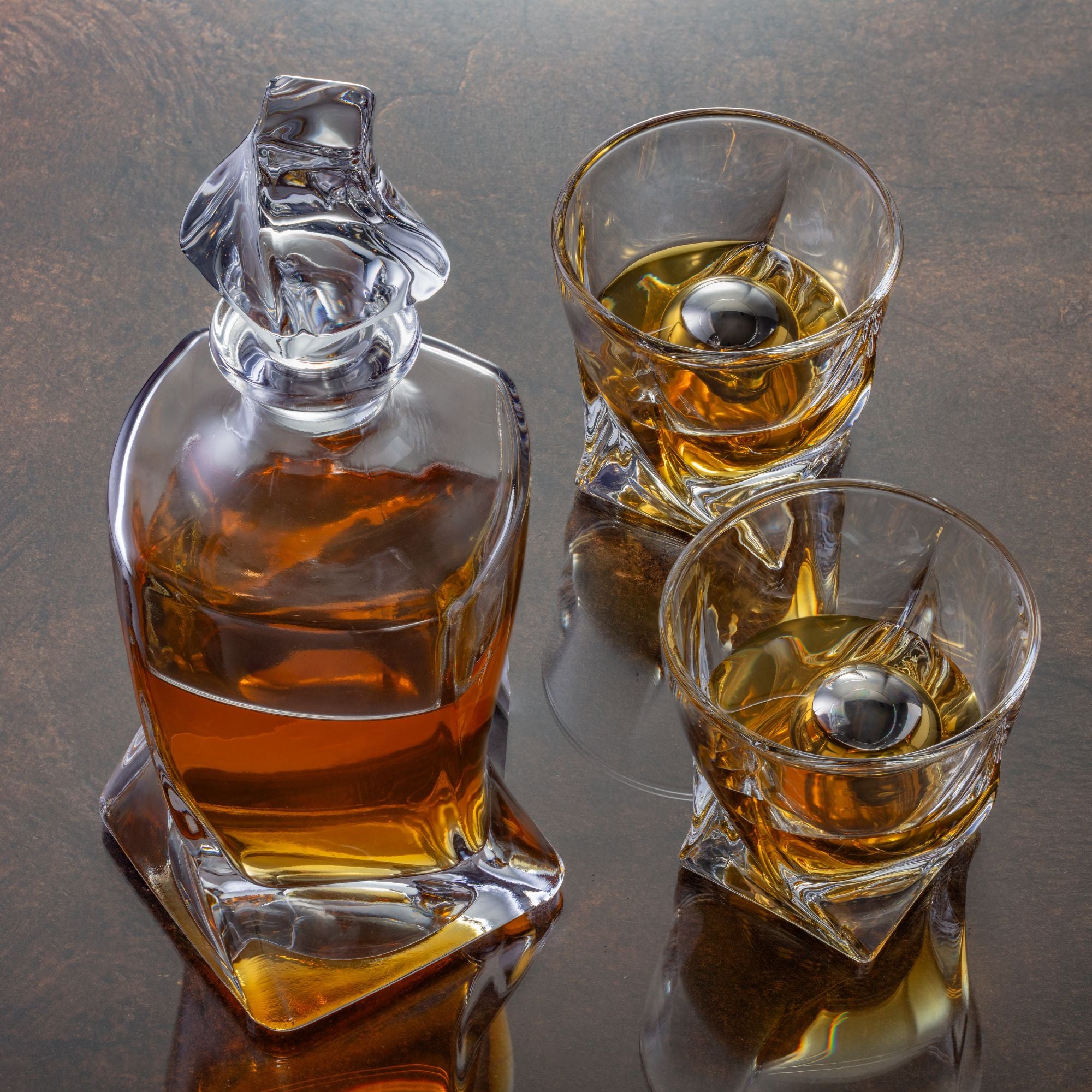 Premium Crystal Whiskey Decanter with Twist Design
