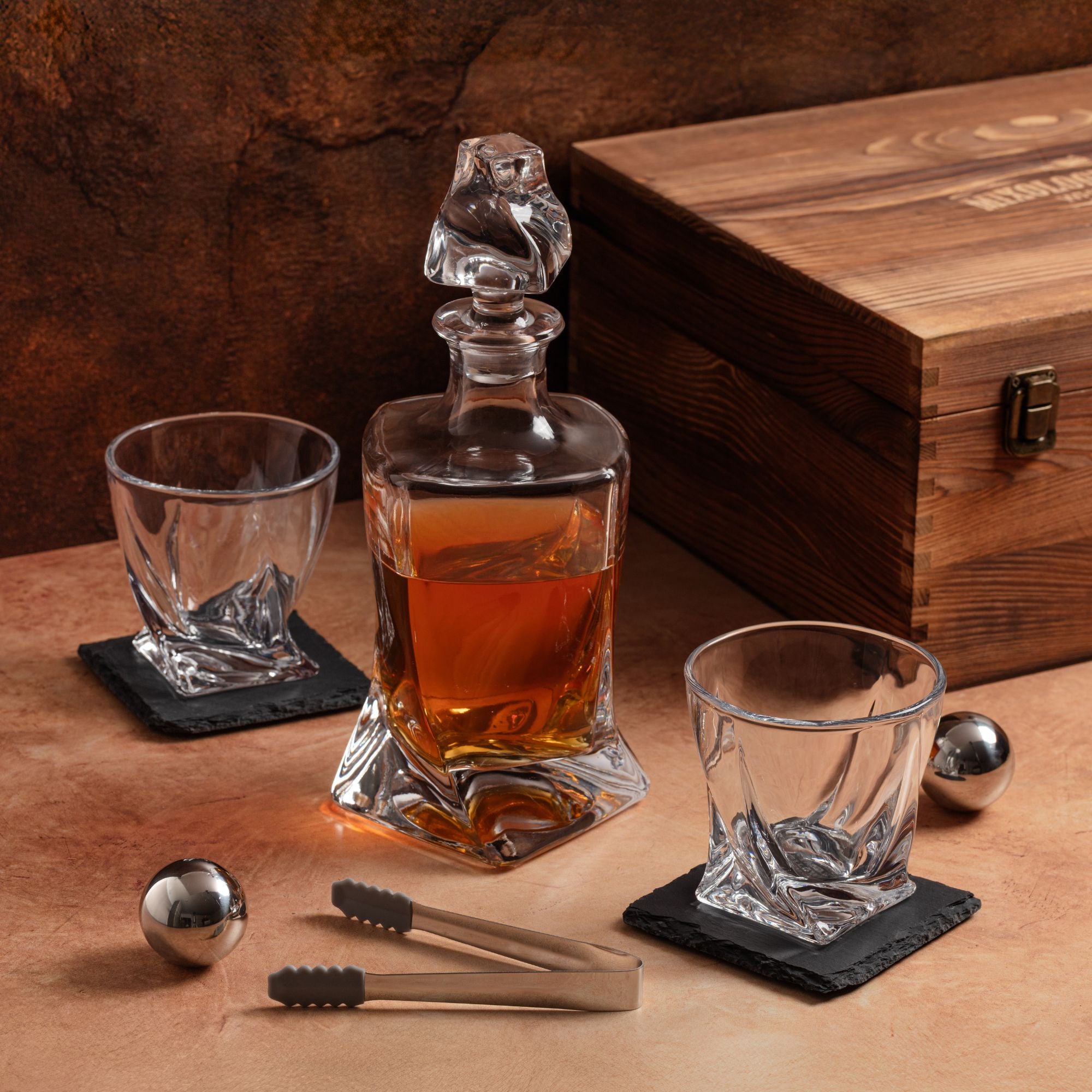 Elegant 10-Piece Whiskey Gift Set in Wooden Crate