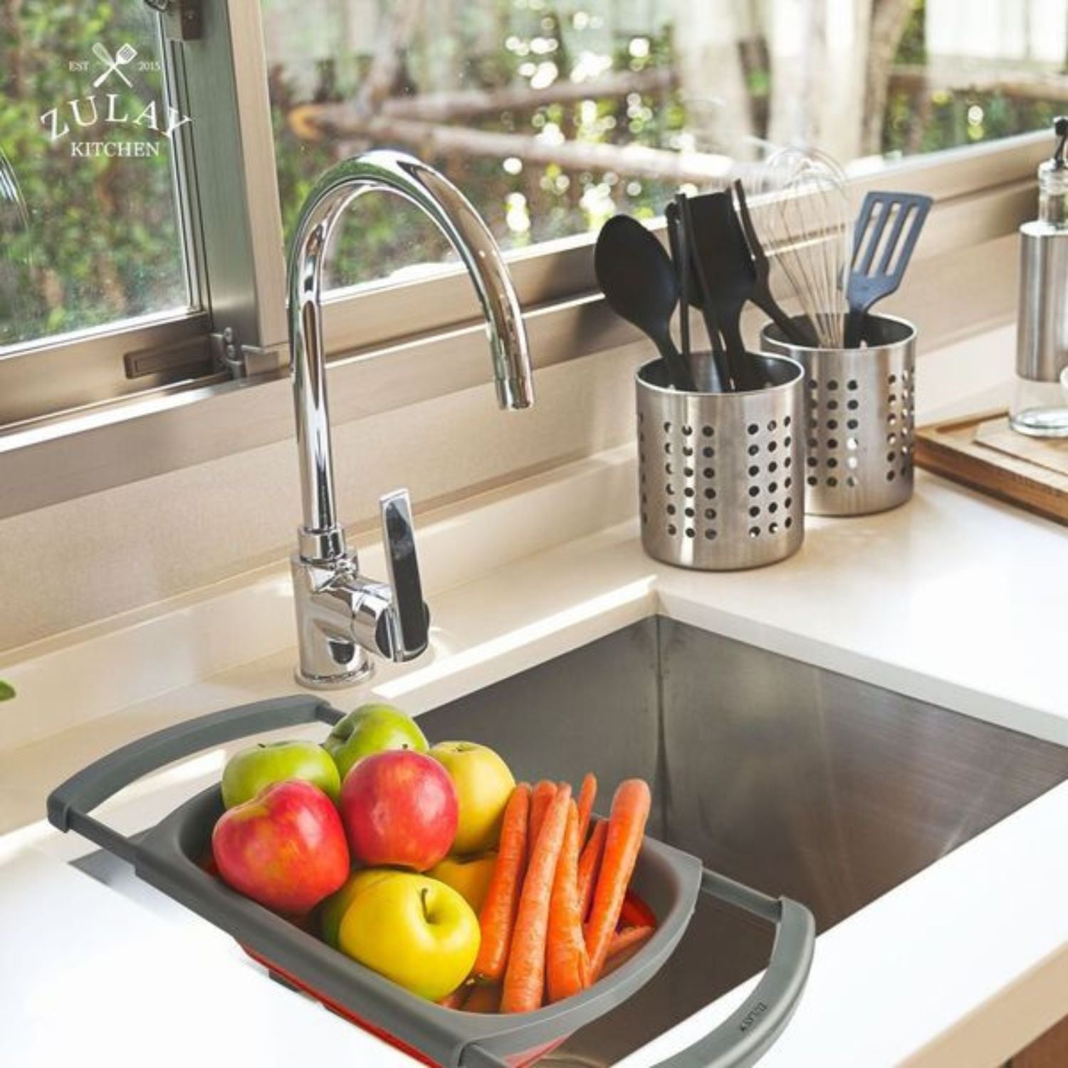 Durable, Non-Slip Design Collapsible Strainer by Zulay Kitchen