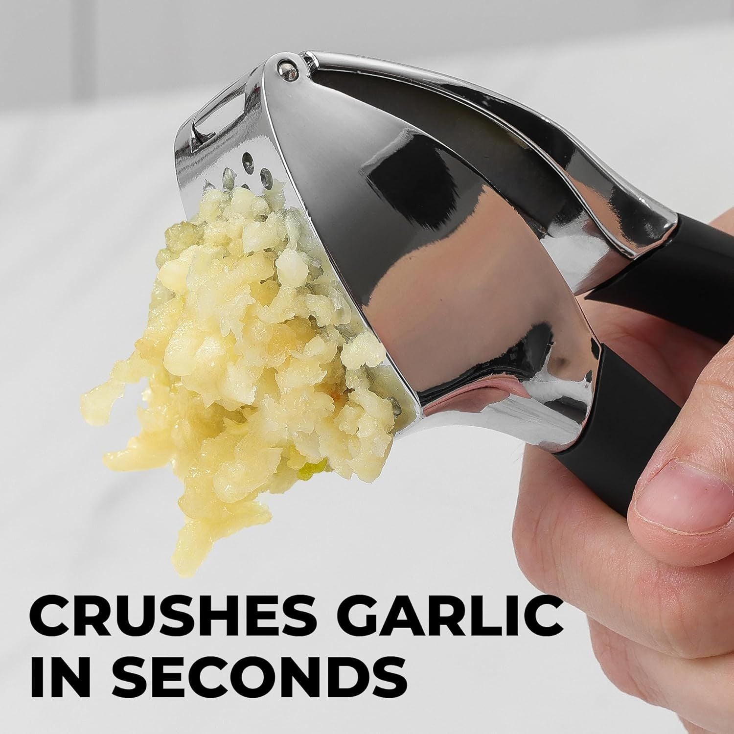 Crushes Garlic in Seconds by Zulay Kitchen