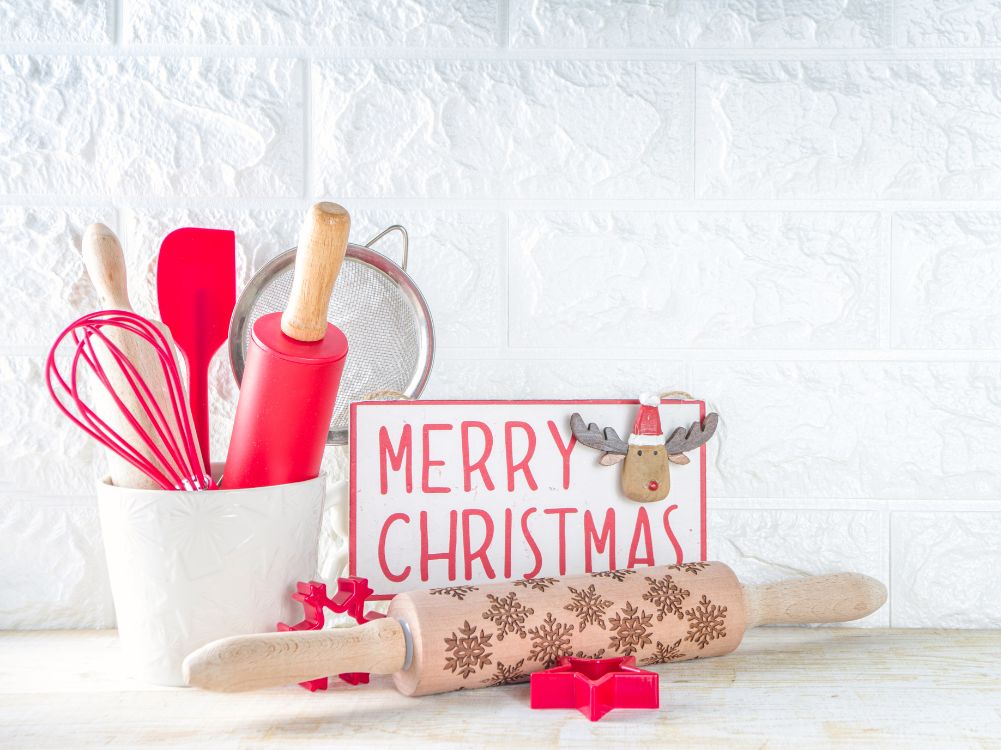 10 Essential Christmas Kitchen Accessories This Holiday - Zulay Kitchen