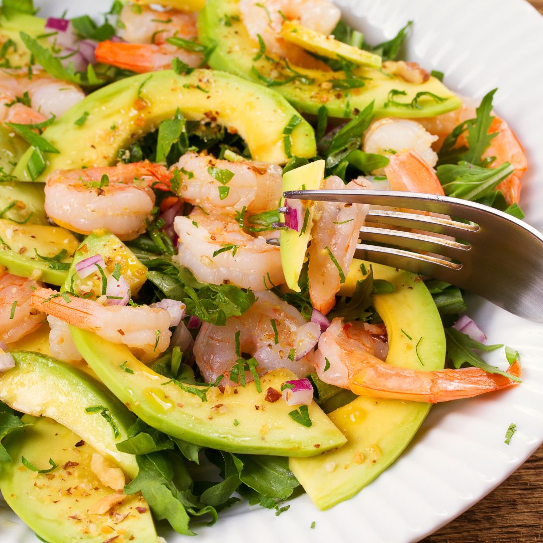 Enjoy this delicious and easy shrimp salad with avocado, it is a refreshing dish for you to enjoy in summer!