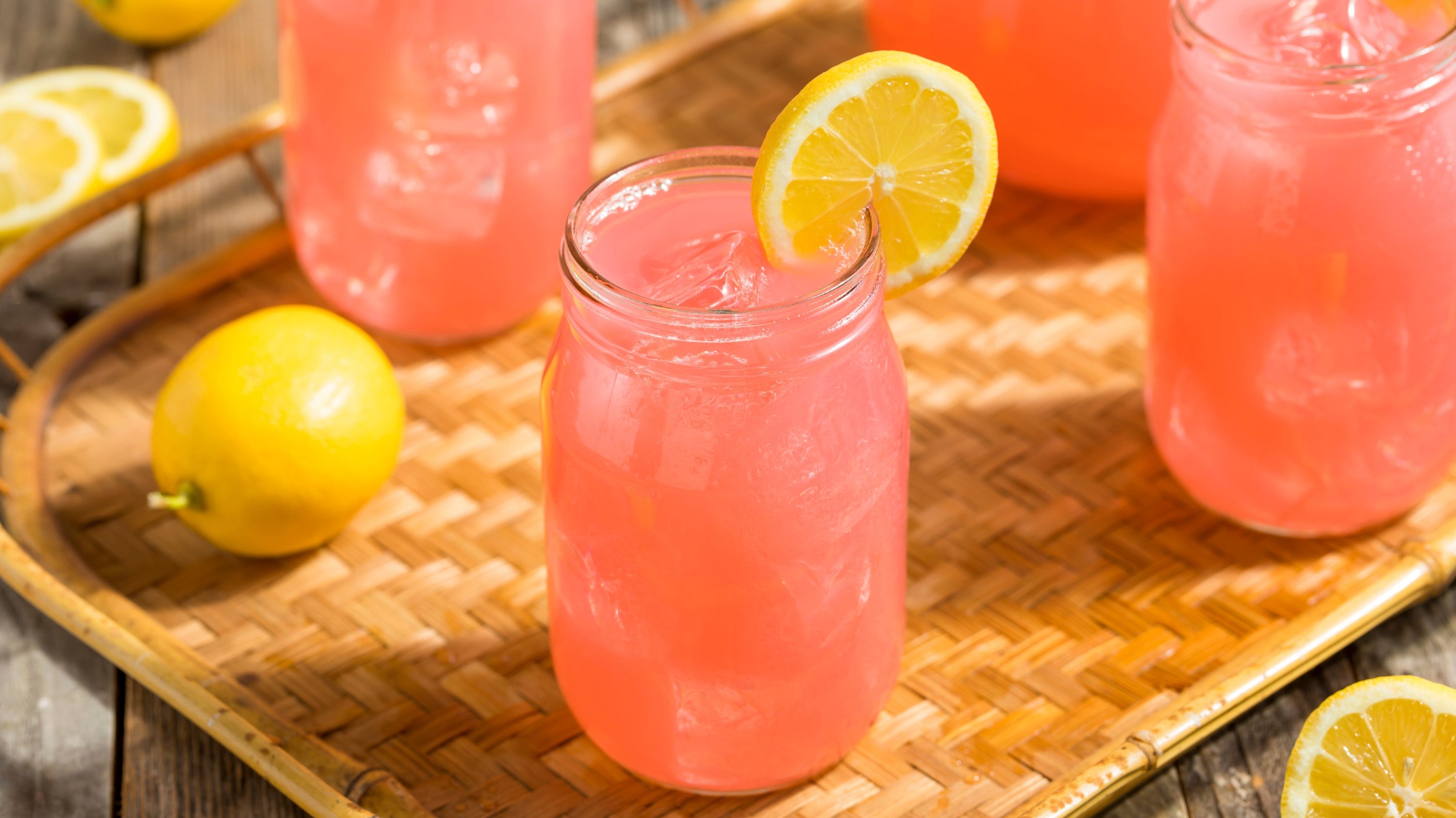 How to Make a Pink Lemonade at Home
