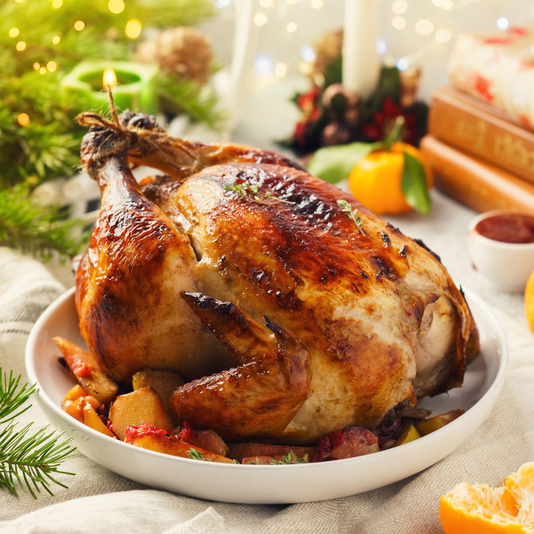 Christmas Roast Chicken! This is a very delicious and traditional recipe. This roast chicken is juicy on the inside and golden brown on the outside, its flavor is delicious thanks to the herb butter and the citric of the orange.
