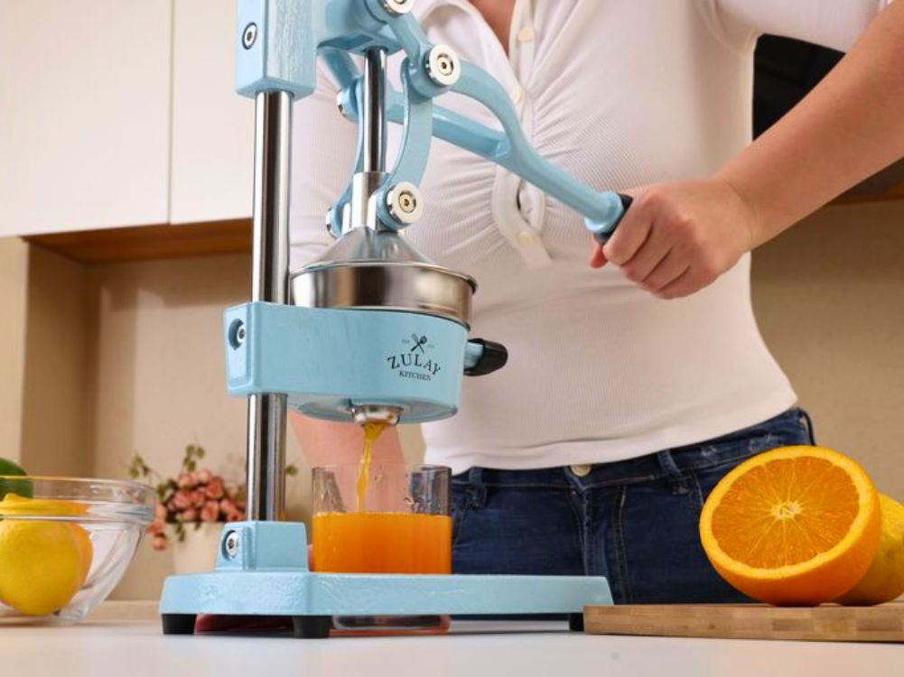 How to Use a Cast Iron Juicer for Fresh Citrus at Home - Zulay Kitchen