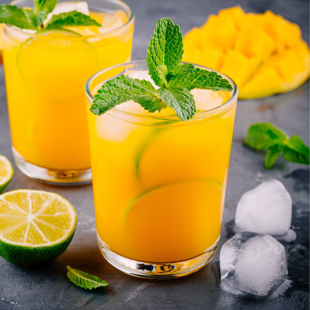 WITH THE ARRIVAL OF SUMMER, THERE IS NOTHING MORE DELICIOUS AND REFRESHING THAN A COLD LEMONADE, AND THIS TIME WE SHARE WITH YOU THE RECIPE FOR A DELICIOUS MANGO LEMONADE!