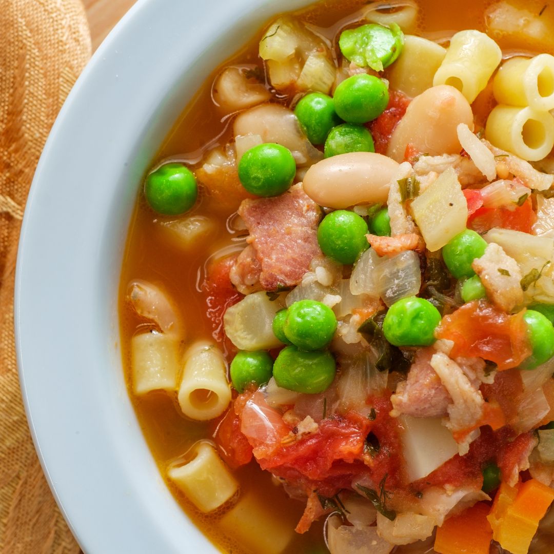 Minestrone Soup! This delicious comforting soup will be your favorite this fall and winter season!