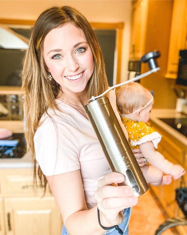 Ashley Hartig uses Zulay's Coffee Grinder for a Coffee Fix! - Zulay Kitchen