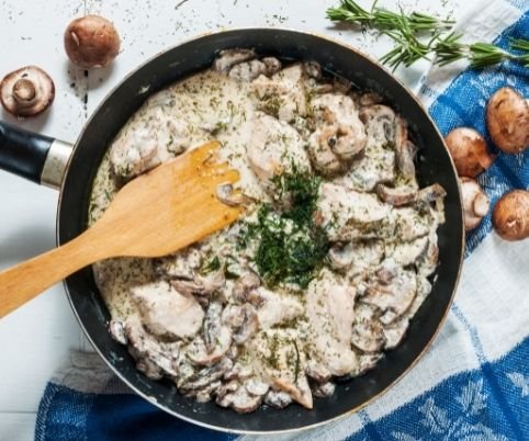 Creamy Mushroom Chicken Recipe - Zulay Kitchen