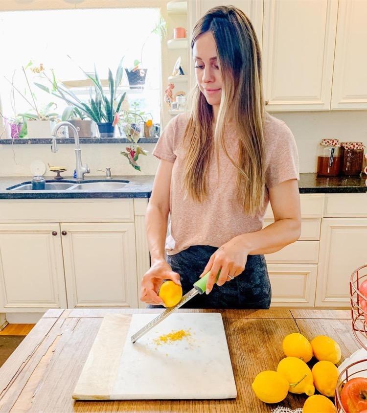 Crystal Ziganti Making the Perfect Lemon Bars with Zulay Lemon Zester! - Zulay Kitchen