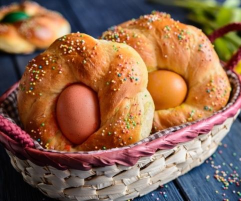 Easter Bread - Zulay Kitchen