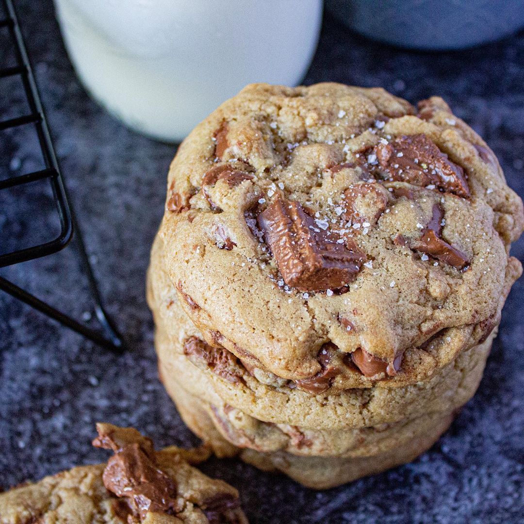 Thick And Chewy Cookie Recipe - Zulay Kitchen
