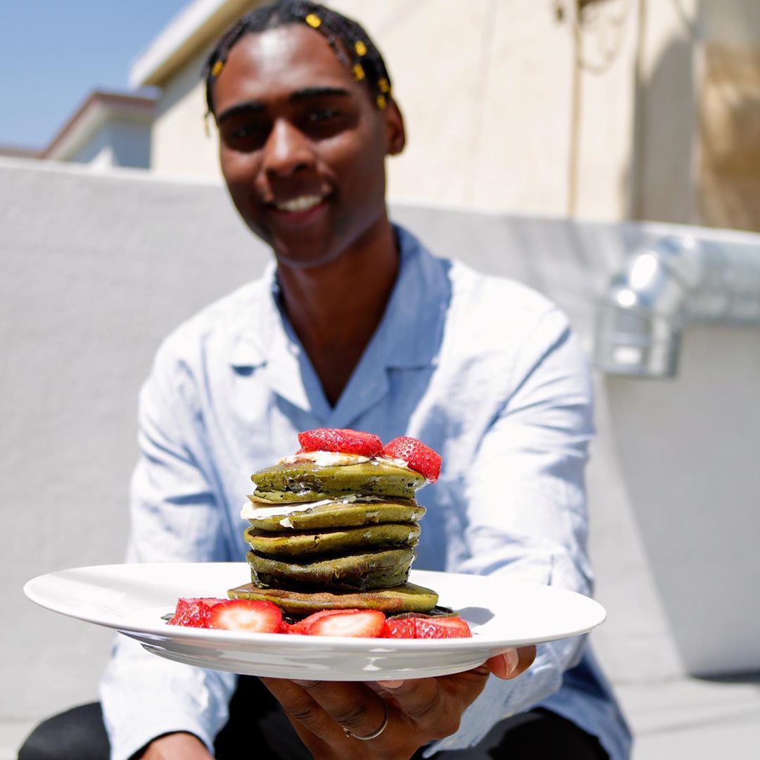 Use The Zulay Matcha Powder To Make Vegan Pancakes For Brunch Like Willie Javier Sparks! - Zulay Kitchen