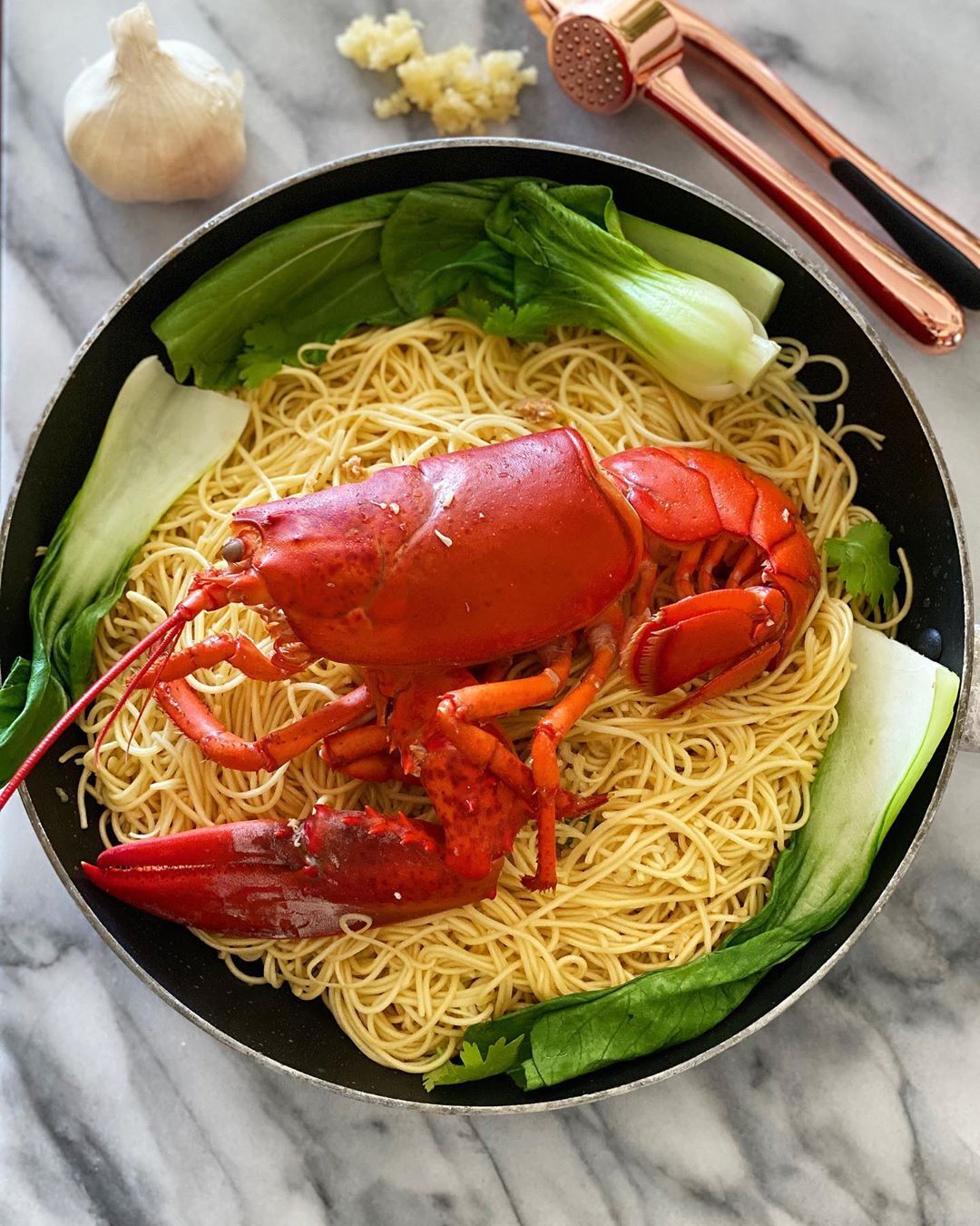 Vietnamese Lobster Garlic Noodles Recipe - Zulay Kitchen